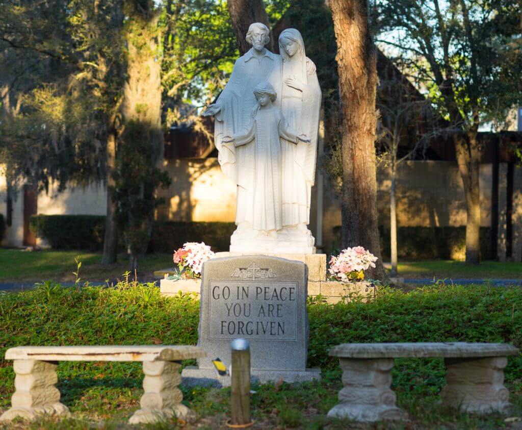 grounds-holy-spirit-catholic-church-jacksonville-fl